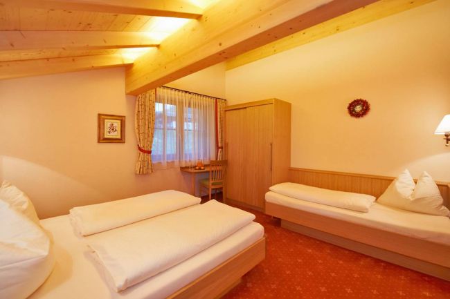 Doppelzimmer mit Zusatzbett