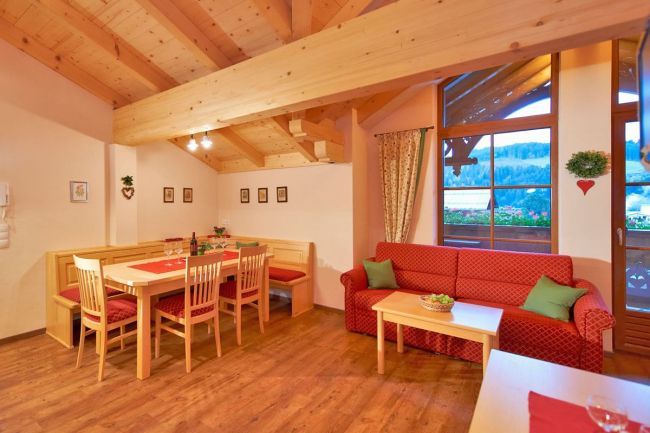 Viel Holz schafft eine angenehme Atmosphäre