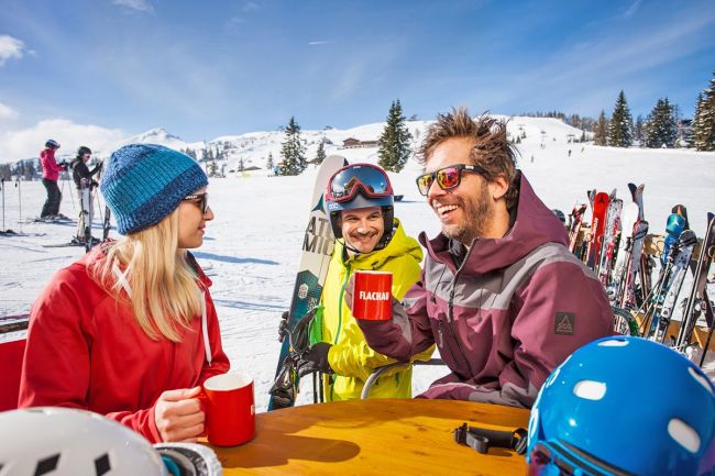 Einkehr in eine Skihütte in Flachau